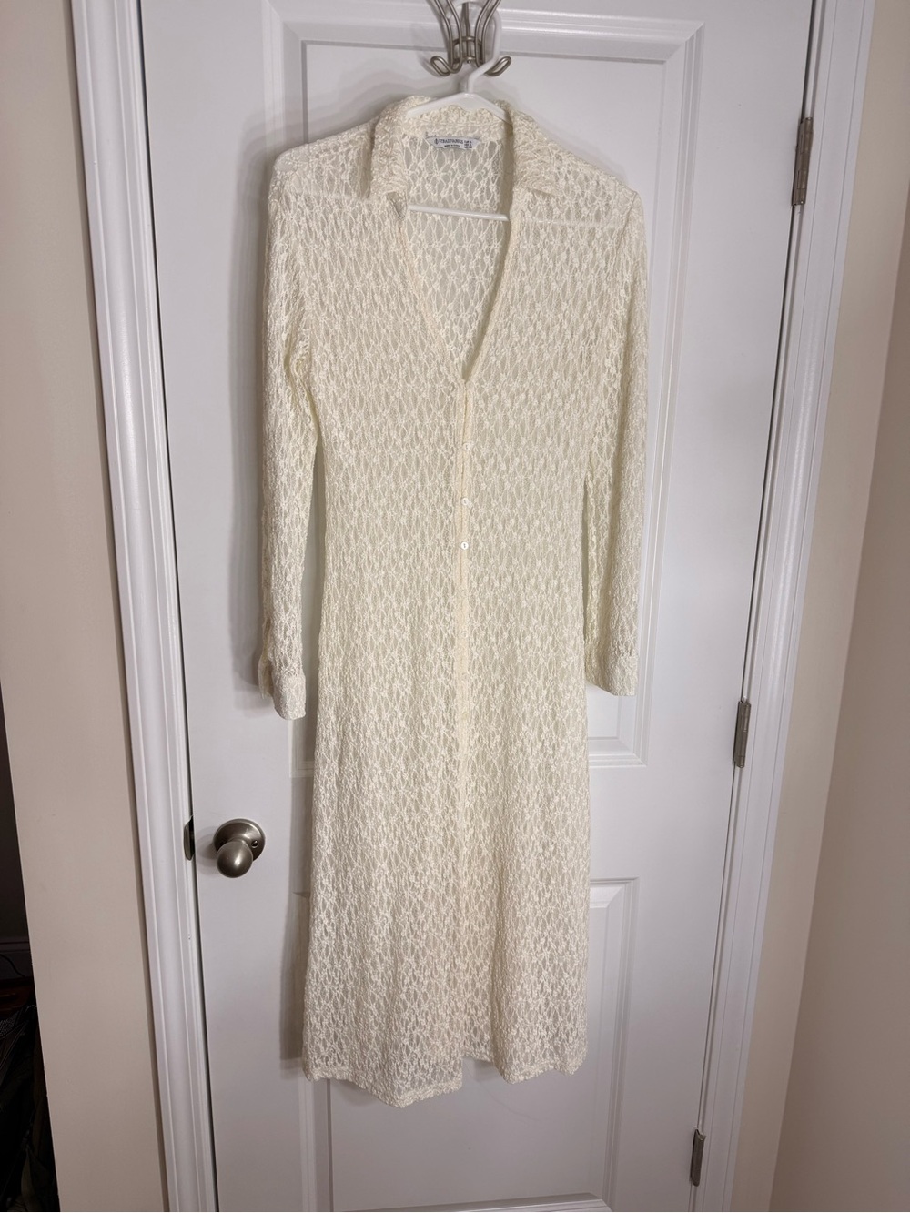 stradivarius Cream Long-Sleeve Lace Button-Front Dress